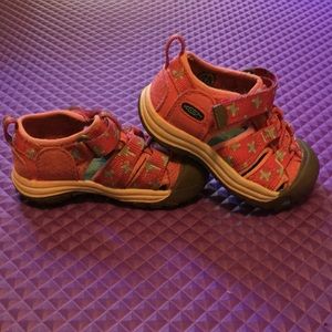 Keen, toddler size 6